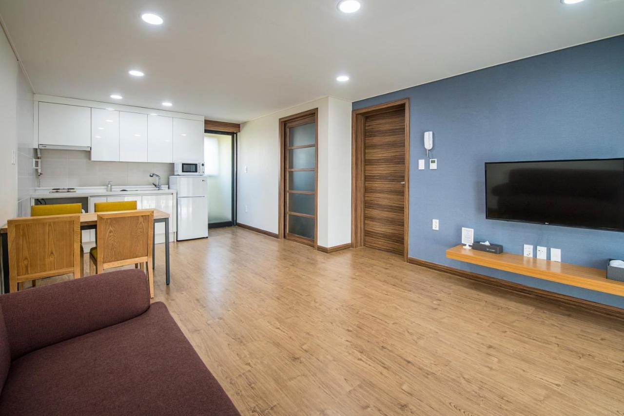 W Ocean Pension Согвіпо Екстер'єр фото