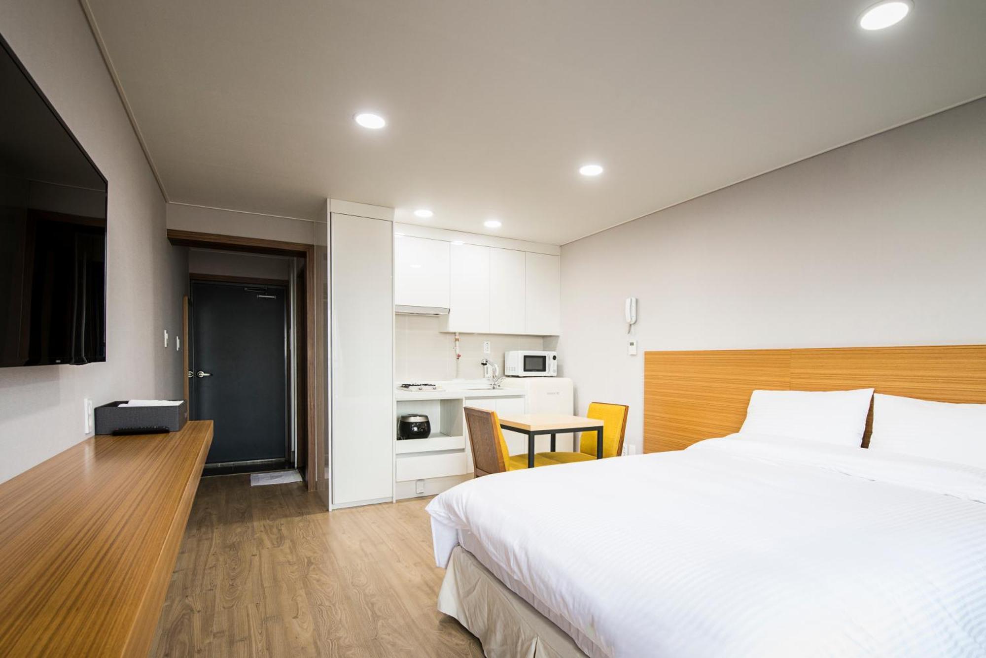 W Ocean Pension Согвіпо Екстер'єр фото