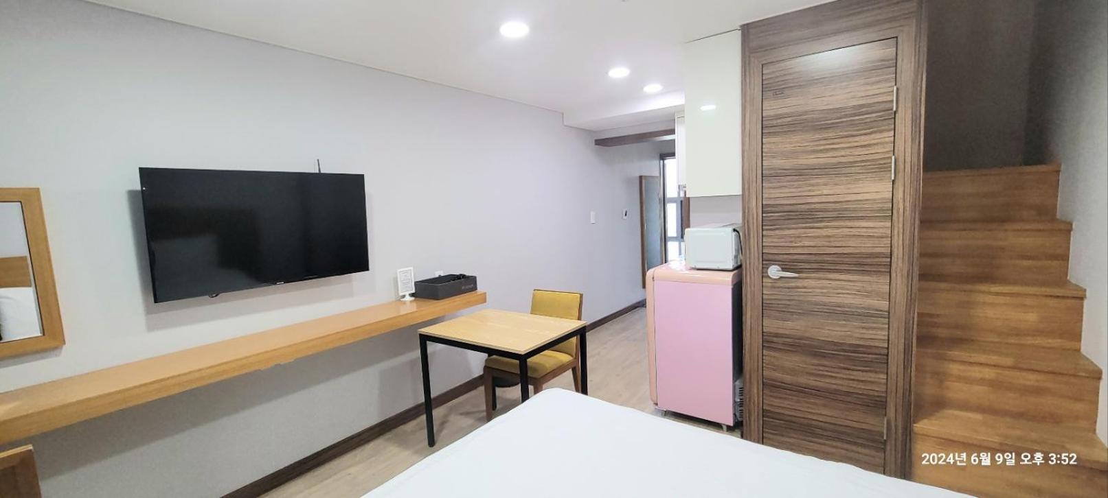 W Ocean Pension Согвіпо Екстер'єр фото