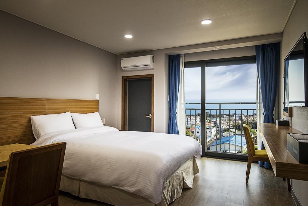W Ocean Pension Согвіпо Екстер'єр фото